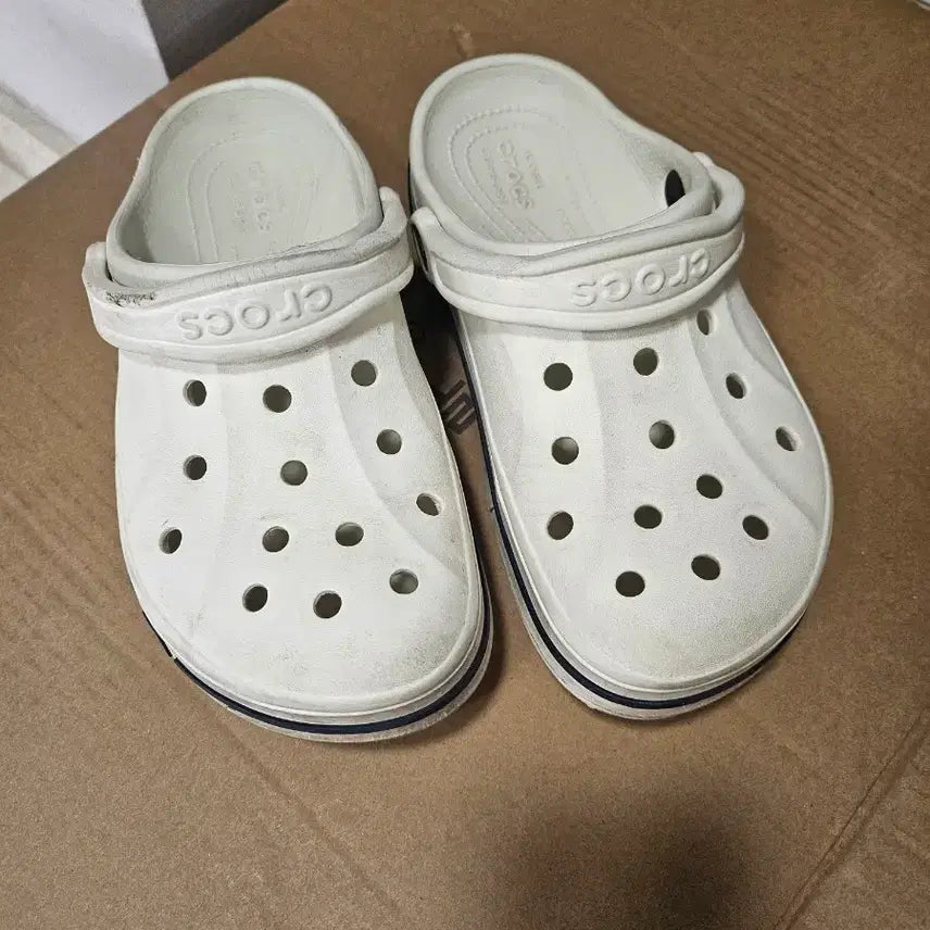 [BUNJANG] Crocs White Sandals / 크록스 흰색/화이트 샌들 슬리퍼