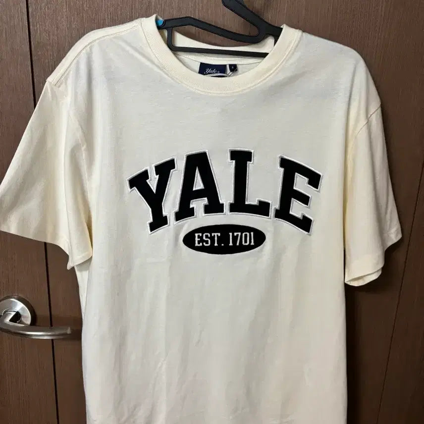 [BUNJANG] YALE Cream Ivory T-shirt (Size S) / (새상품)YALE 예일 크림아이보리 반팔 티셔츠 S