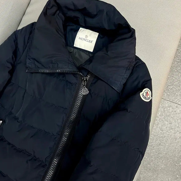 [BUNJANG] Moncler Padded Jacket (Size 0/US 4-6) / 몽클레어 사선 패딩(0/44~55)