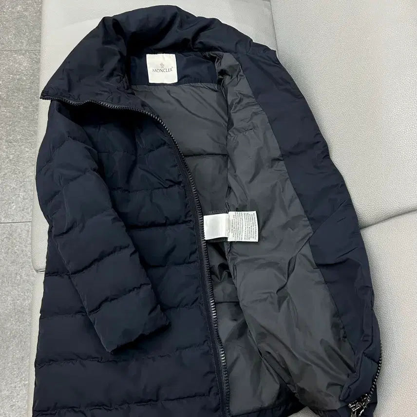 [BUNJANG] Moncler Padded Jacket (Size 0/US 4-6) / 몽클레어 사선 패딩(0/44~55)