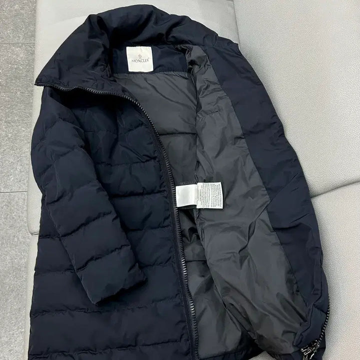 [BUNJANG] Moncler Padded Jacket (Size 0/US 4-6) / 몽클레어 사선 패딩(0/44~55)