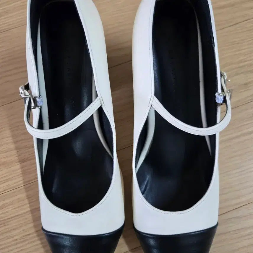 [BUNJANG] Shoes Set [235] / 슈즈 4종[235]