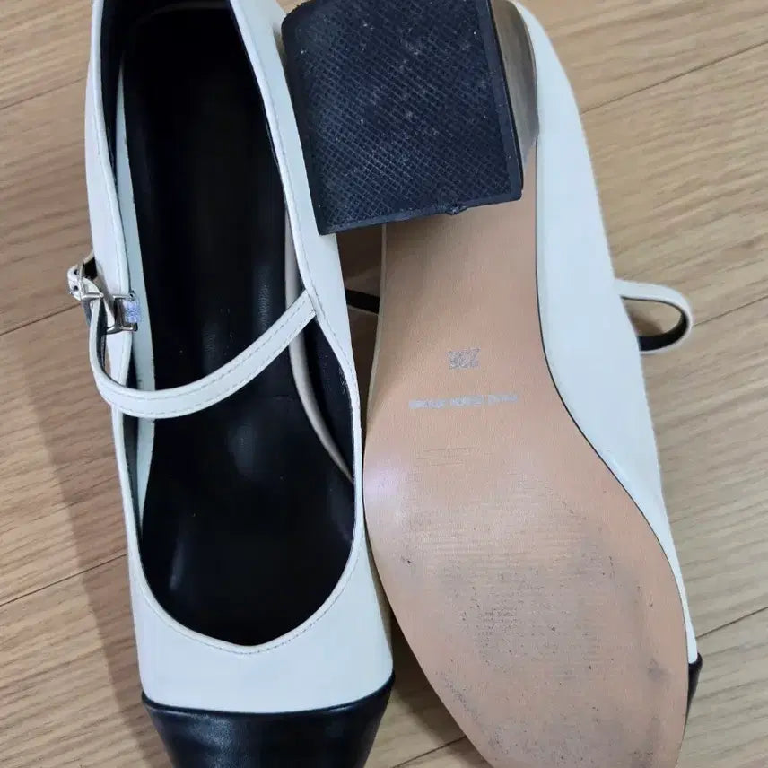 [BUNJANG] Shoes Set [235] / 슈즈 4종[235]