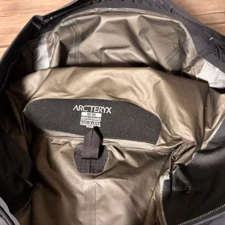 [BUNJANG] Arc'teryx Beta SL Jacket Black / 아크테릭스 베타 SL 자켓 블랙