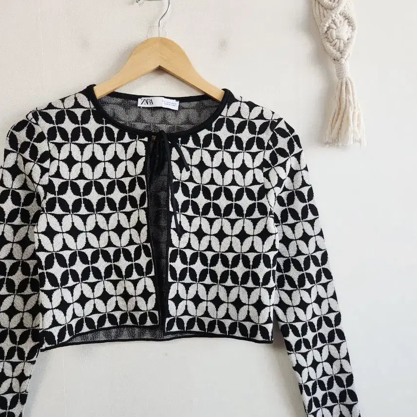 [BUNJANG] Zara Ethnic Pattern Crop Cardigan S / 자라 에스닉 패턴 리본 크롭 가디건 S