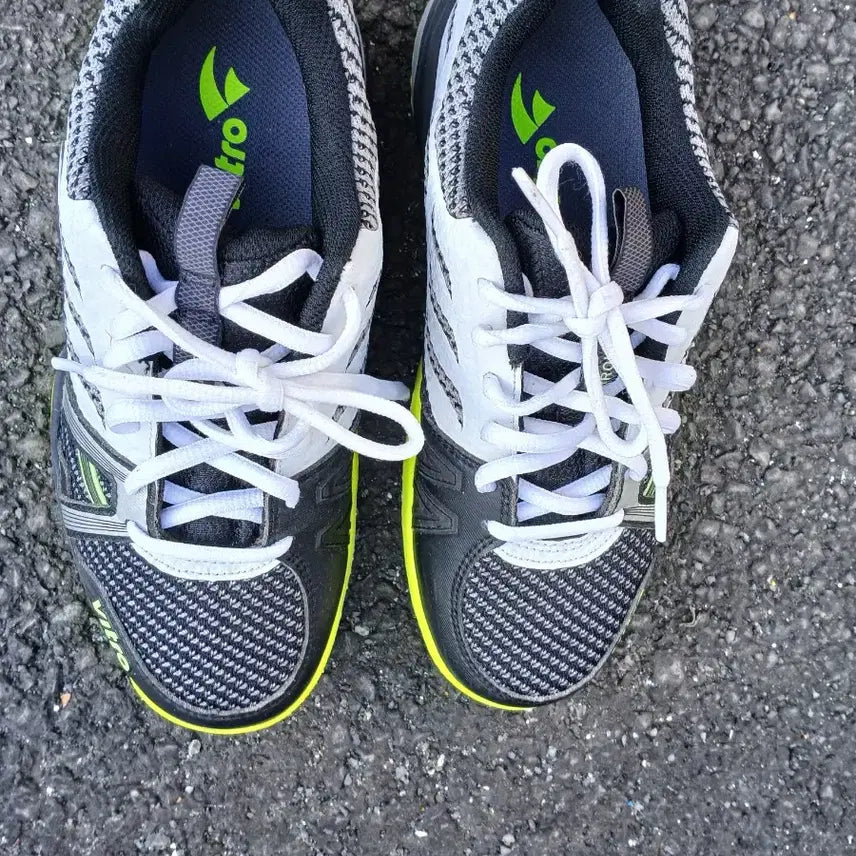 [BUNJANG] CORE PERFORMANCE White/Black Sneakers / CORE PERFORMANCE 운동화 화이트/블랙