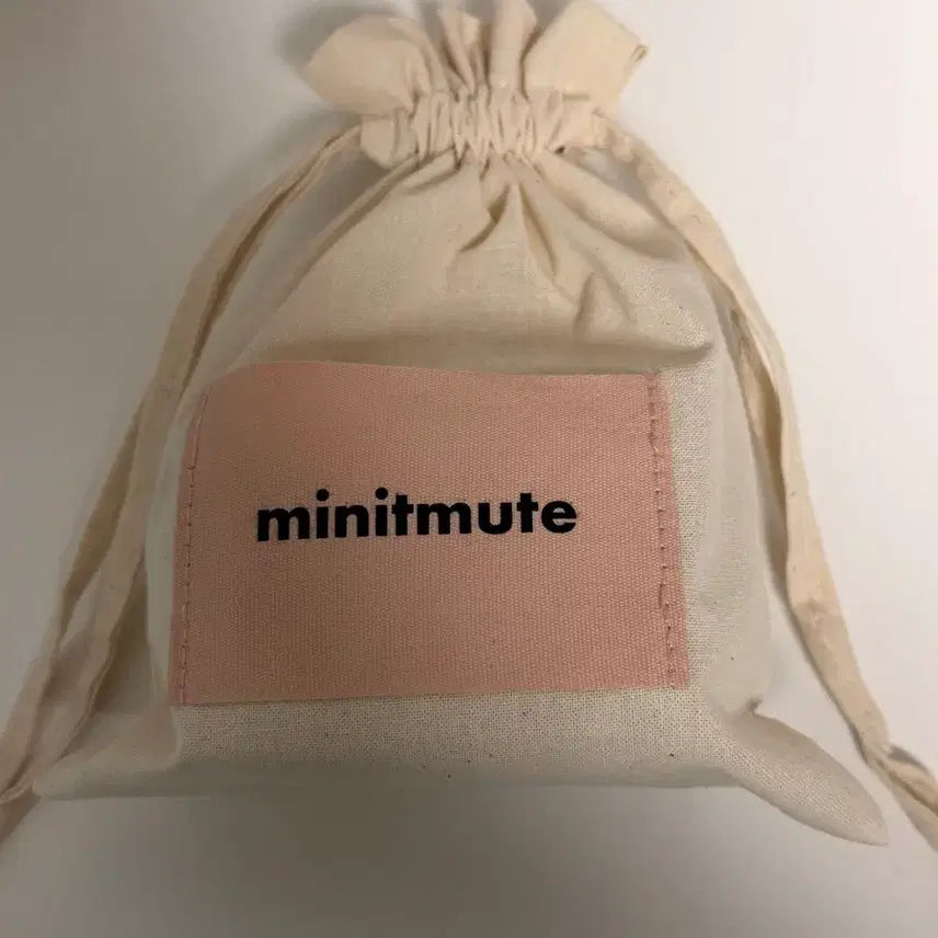 [BUNJANG] Minitmute Clopouch Pouch / 미닛뮤트 클로파우치