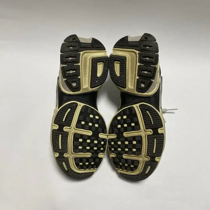 [BUNJANG] Nike V2K Run Silver (Size 240) / 나이키 V2K 런 실버 240 사이즈