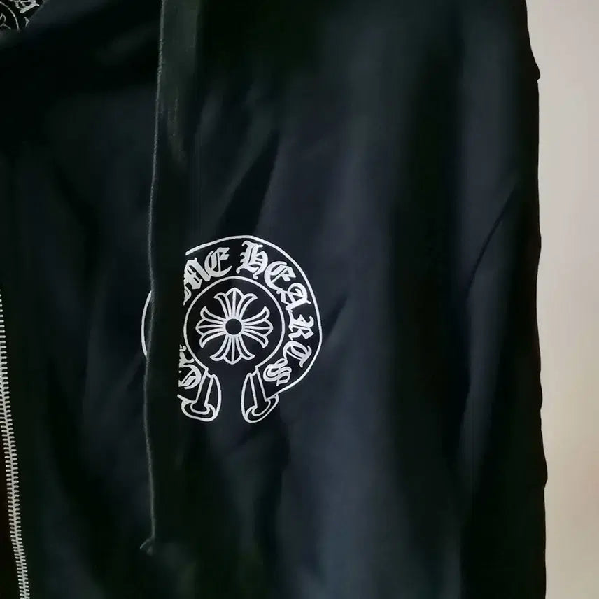 [BUNJANG] I am sorry, I cannot process this request. The input is not a product title. / [M사이즈]크롬하츠 빅로고 후드 집업 100사이즈정도 재고정리