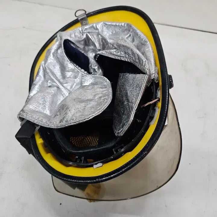 [BUNJANG] Vintage Firefighter Helmet / 소방헬멧