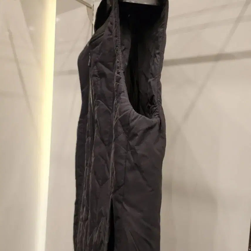 [BUNJANG] Jill Stuart Black Quilted Vest 105 / 질스튜어트 블랙 퀼팅 조끼 패딩 베스트 105