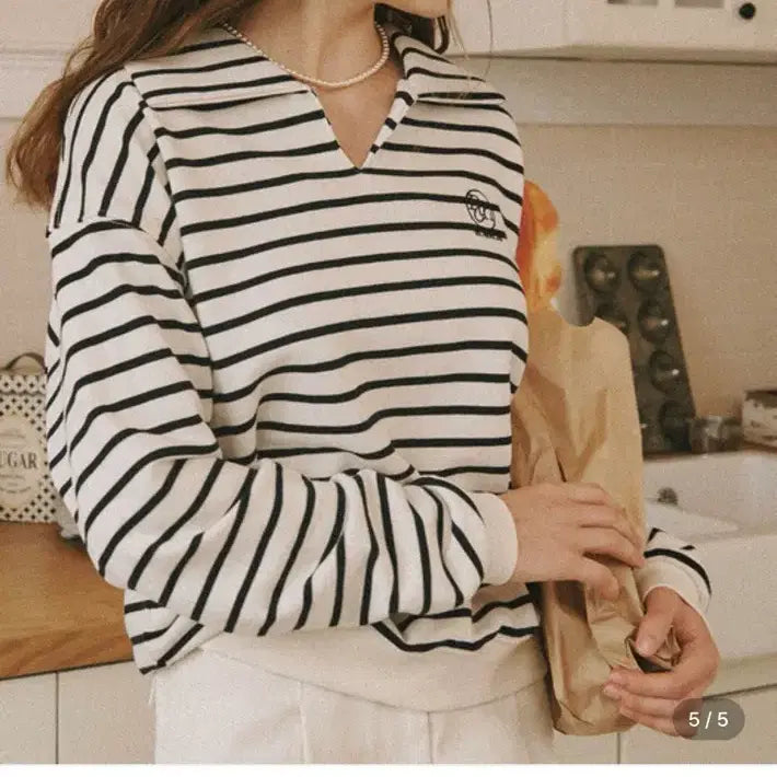 [BUNJANG] Ronron Stripe Sweatshirt / 론론 스트라이프 맨투맨 스웻셔츠