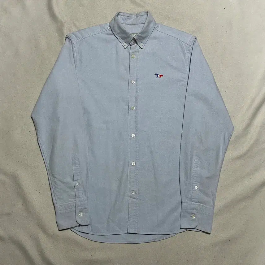 [BUNJANG] Maison Kitsune Tricolor Fox Sky Blue Cotton Shirt / 38 메종키츠네 트리컬러 폭스 스카이블루 코튼 셔츠