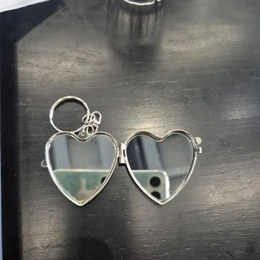 [BUNJANG] Pochacco Double-sided Mirror Keyring / 포차코 양면 거울 키링 웨이크메이크