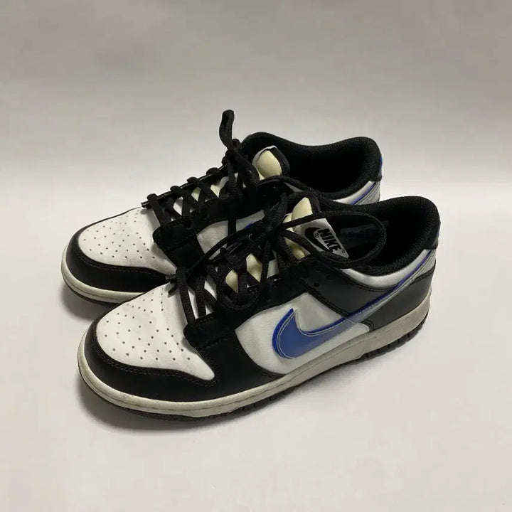 [BUNJANG] Nike Dunk Low Next Nature Black Hyper Royal (240mm) / 나이키 덩크 로우 넥스트 네이쳐 블랙 하이퍼 로얄 240 사이즈