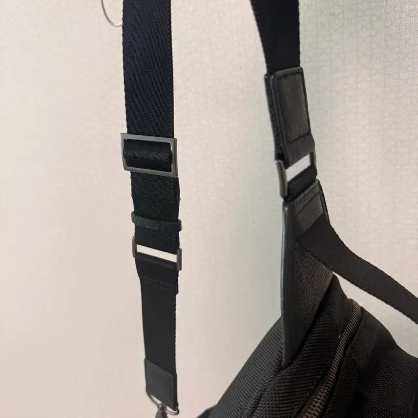 [BUNJANG] Crossbody Sling Bag Denim and Leather Accent / 크로스백 가방 슬링백 데님 소가죽 포인트