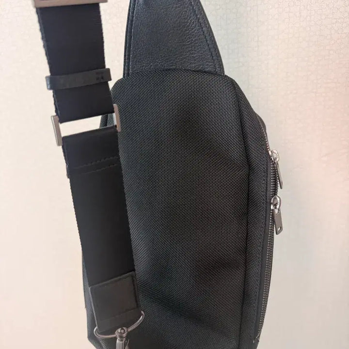 [BUNJANG] Crossbody Sling Bag Denim and Leather Accent / 크로스백 가방 슬링백 데님 소가죽 포인트