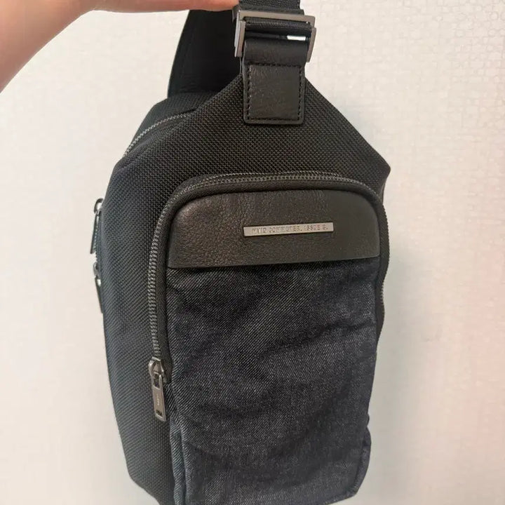 [BUNJANG] Crossbody Sling Bag Denim and Leather Accent / 크로스백 가방 슬링백 데님 소가죽 포인트