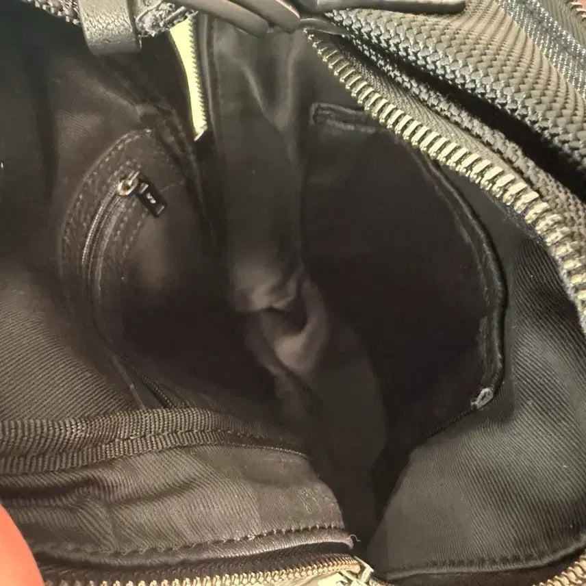 [BUNJANG] Crossbody Sling Bag Denim and Leather Accent / 크로스백 가방 슬링백 데님 소가죽 포인트
