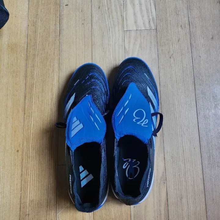 [BUNJANG] Adidas Predator Futsal Shoes Black/Blue 275 / 아디다스 프레데터 풋살화 블랙/블루275