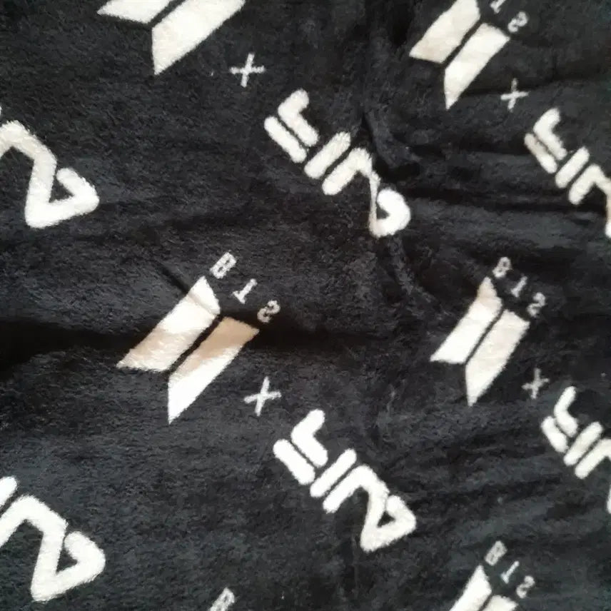 [BUNJANG] BTS FILA Blanket Black / 휠라 x BTS 콜라보 담요 블랙