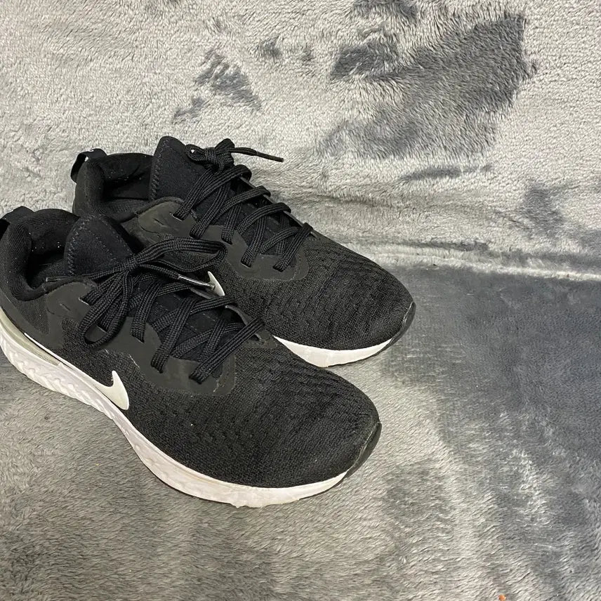 [BUNJANG] Nike Sneakers 240 / 나이키 운동화 240