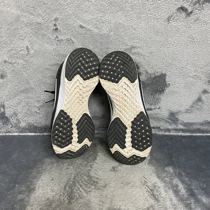 [BUNJANG] Nike Sneakers 240 / 나이키 운동화 240
