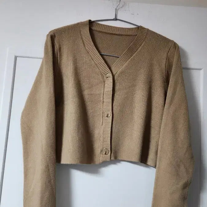 [BUNJANG] V-Neck Ribbed Crop Cardigan Beige / 브이넥 골지 크롭 가디건 베이지