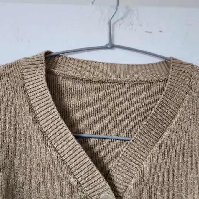 [BUNJANG] V-Neck Ribbed Crop Cardigan Beige / 브이넥 골지 크롭 가디건 베이지