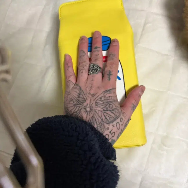 [BUNJANG] Banana Milk Design Pencil Case Pouch / 바나나 우유 디자인 필통 파우치 750ml