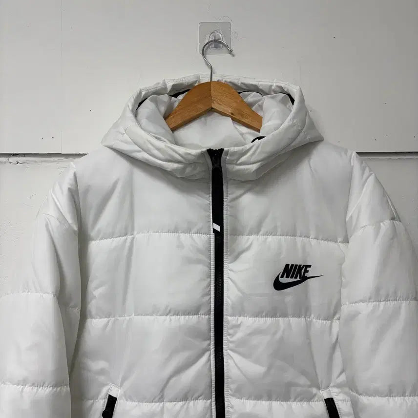 [BUNJANG] Nike Big Swoosh White Puffer Jumper (Women&