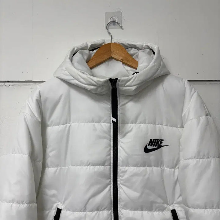 [BUNJANG] Nike Big Swoosh White Puffer Jumper (Women&