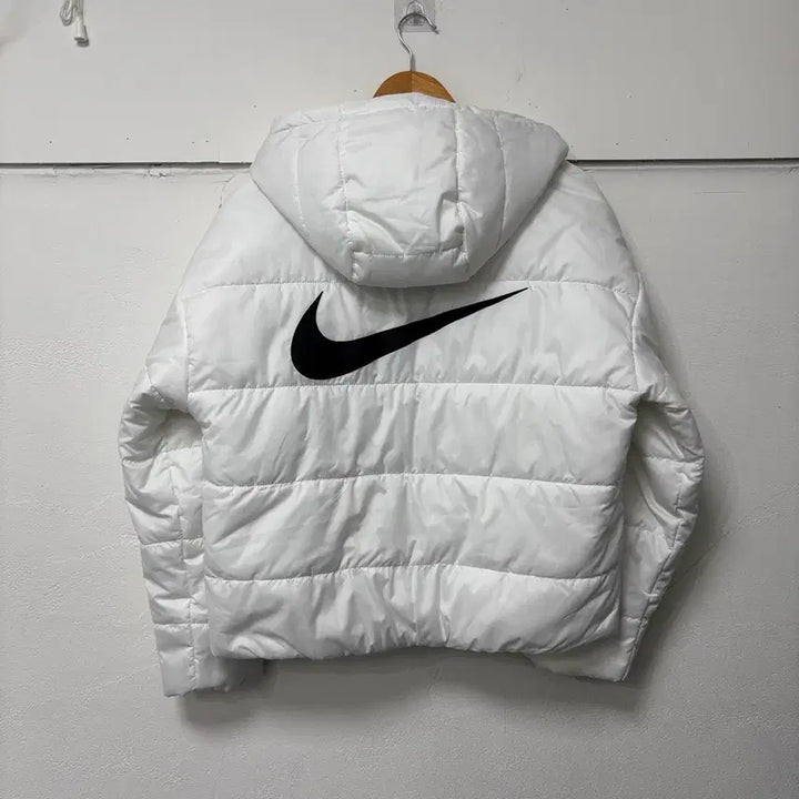 [BUNJANG] Nike Big Swoosh White Puffer Jumper (Women&