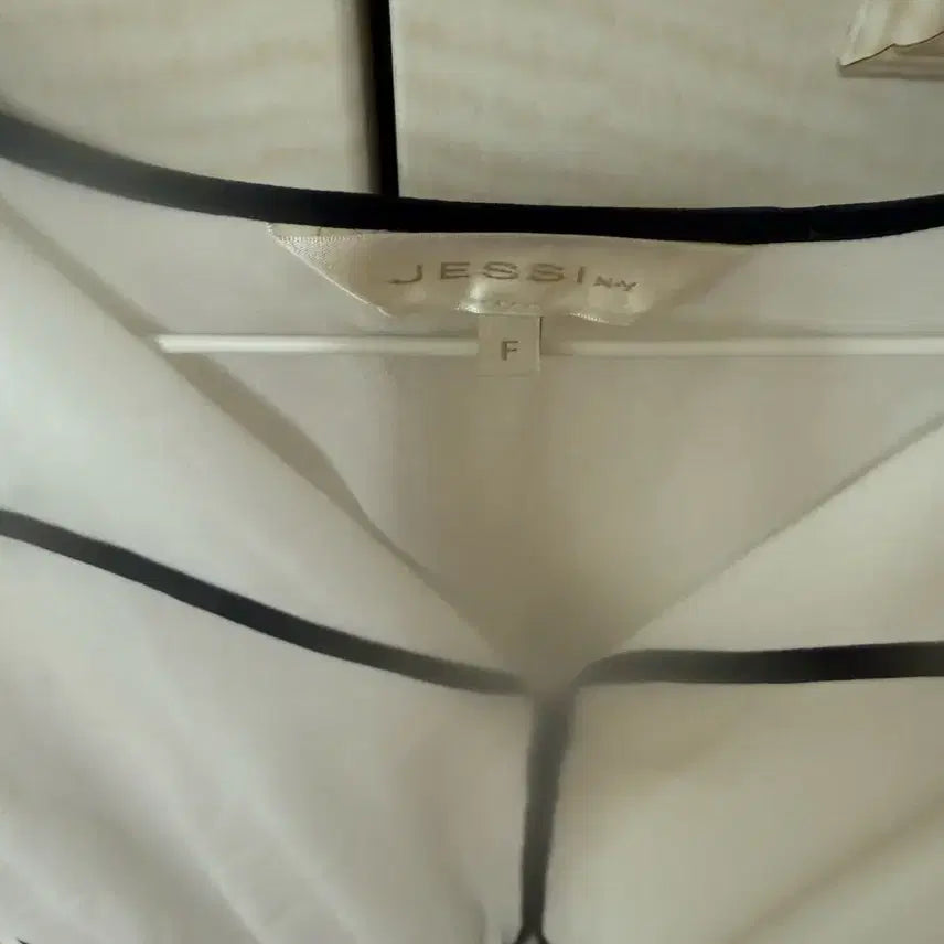 [BUNJANG] Jesi New York White Blouse / 제시뉴욕블라우스
