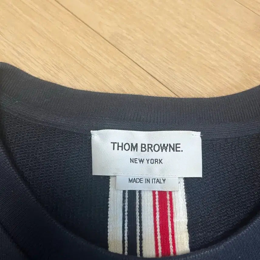 [BUNJANG] Thom Browne Navy Back Stripe Sweatshirt Size 3 / [오케이몰산/3size] 톰브라운 백삼선 네이비 맨투맨 3사이즈
