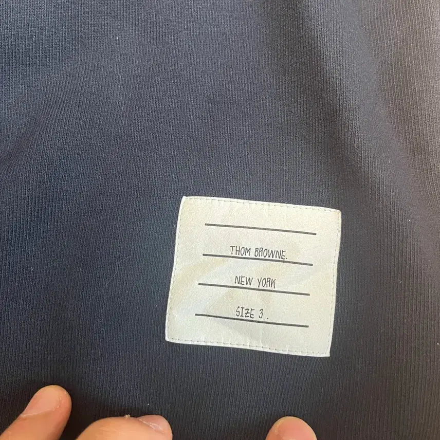 [BUNJANG] Thom Browne Navy Back Stripe Sweatshirt Size 3 / [오케이몰산/3size] 톰브라운 백삼선 네이비 맨투맨 3사이즈