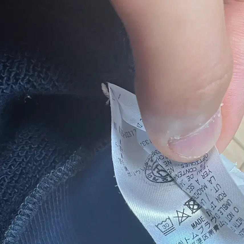 [BUNJANG] Thom Browne Navy Back Stripe Sweatshirt Size 3 / [오케이몰산/3size] 톰브라운 백삼선 네이비 맨투맨 3사이즈