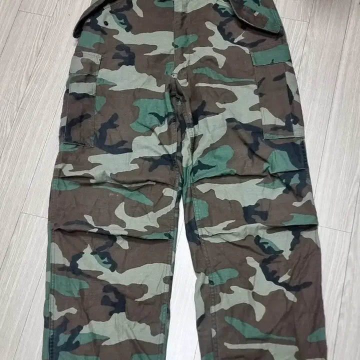 [BUNJANG] US Military Woodland M65 Field Pants (Medium Regular) / 미제 미군 우드랜드 m65 필드 바지(mr)