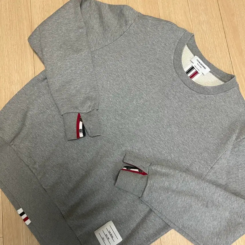 [BUNJANG] Thom Browne Gray Three-Line Sweatshirt (Size 3) / [오케이몰산/3size] 톰브라운 백삼선 그레이 맨투맨 3사이즈