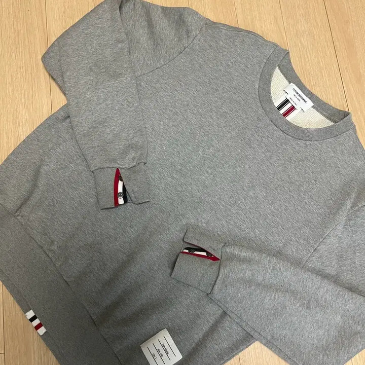 [BUNJANG] Thom Browne Gray Three-Line Sweatshirt (Size 3) / [오케이몰산/3size] 톰브라운 백삼선 그레이 맨투맨 3사이즈