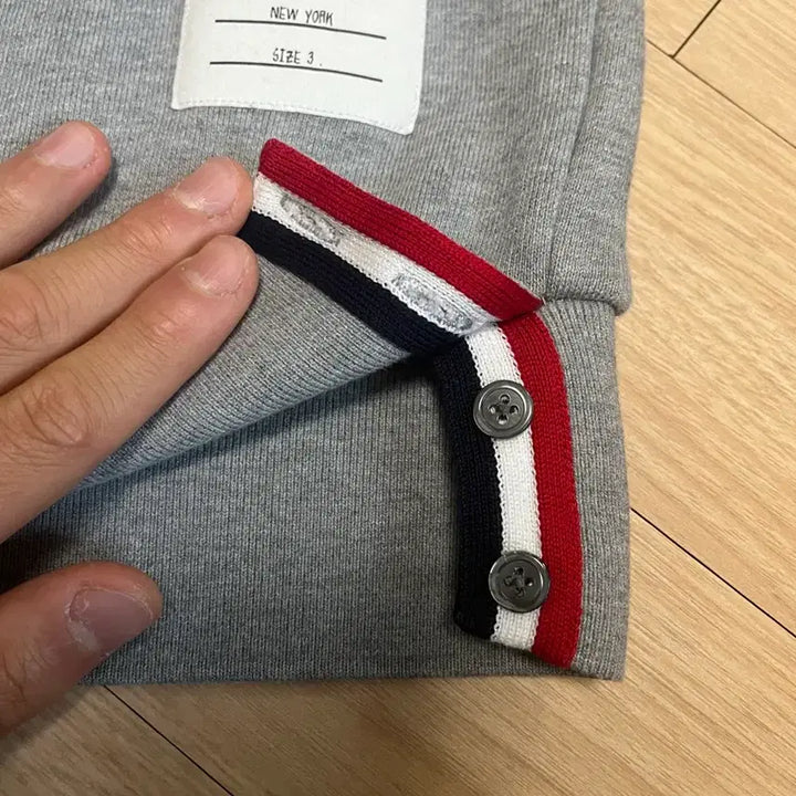 [BUNJANG] Thom Browne Gray Three-Line Sweatshirt (Size 3) / [오케이몰산/3size] 톰브라운 백삼선 그레이 맨투맨 3사이즈