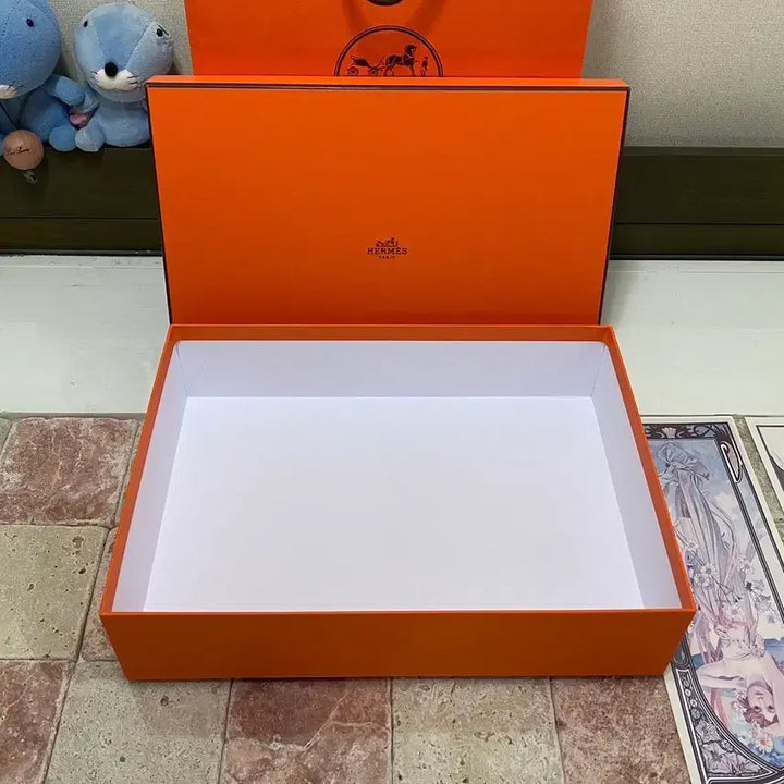 [BUNJANG] Hermes Shoe Box + Shopping Bag / 에르메스 신발박스(33.5x23.5x8) + 쇼핑백