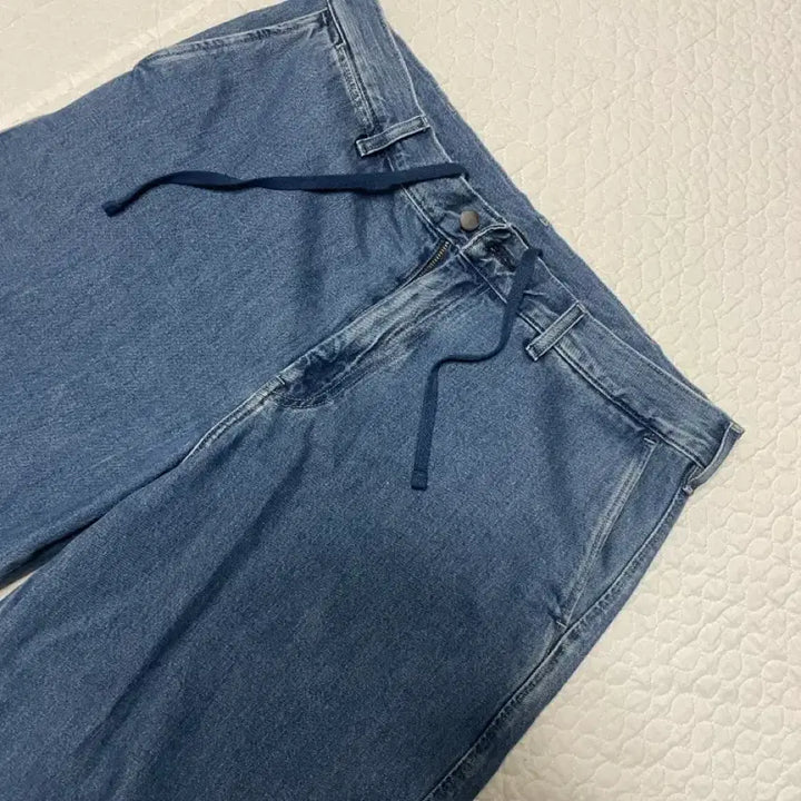 [BUNJANG] Uniqlo Wide Tapered Jeans Medium Wash XL / 유니클로 와이드 테이퍼드 진 중청 XL
