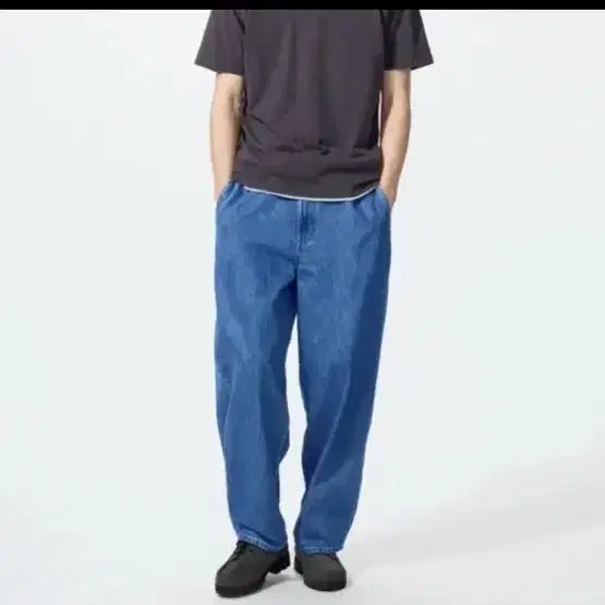 [BUNJANG] Uniqlo Wide Tapered Jeans Medium Wash XL / 유니클로 와이드 테이퍼드 진 중청 XL
