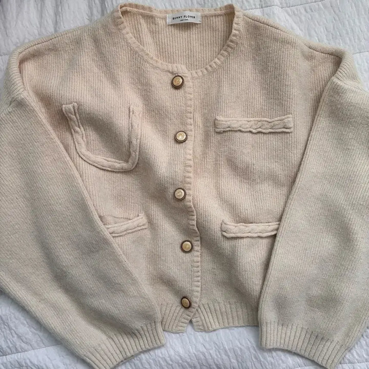 [BUNJANG] Ivory Knit Cardigan / 아이보리 가디건 니트
