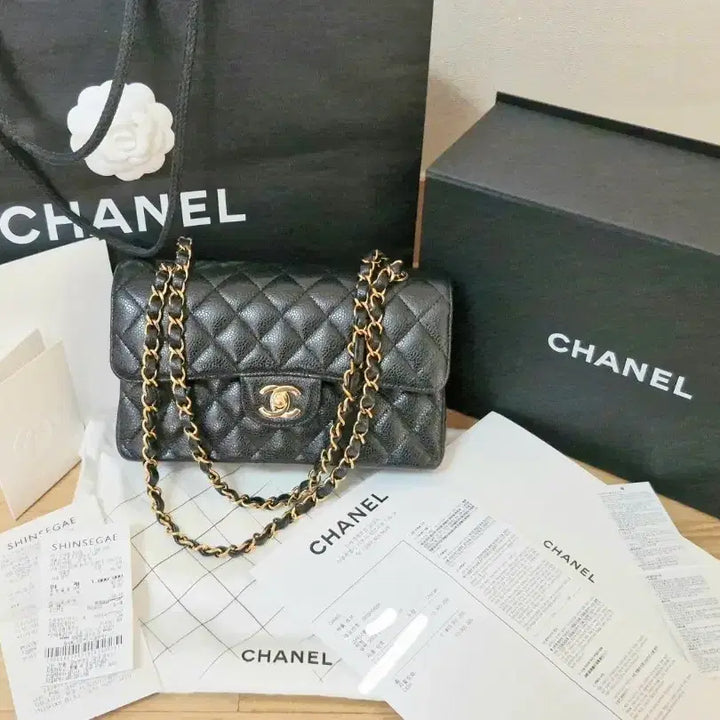 [BUNJANG] Chanel Classic Caviar Small Gold Hardware Handbag / 샤넬 클래식 캐비어 스몰 금장 내장칩 새상품급