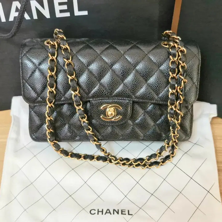 [BUNJANG] Chanel Classic Caviar Small Gold Hardware Handbag / 샤넬 클래식 캐비어 스몰 금장 내장칩 새상품급