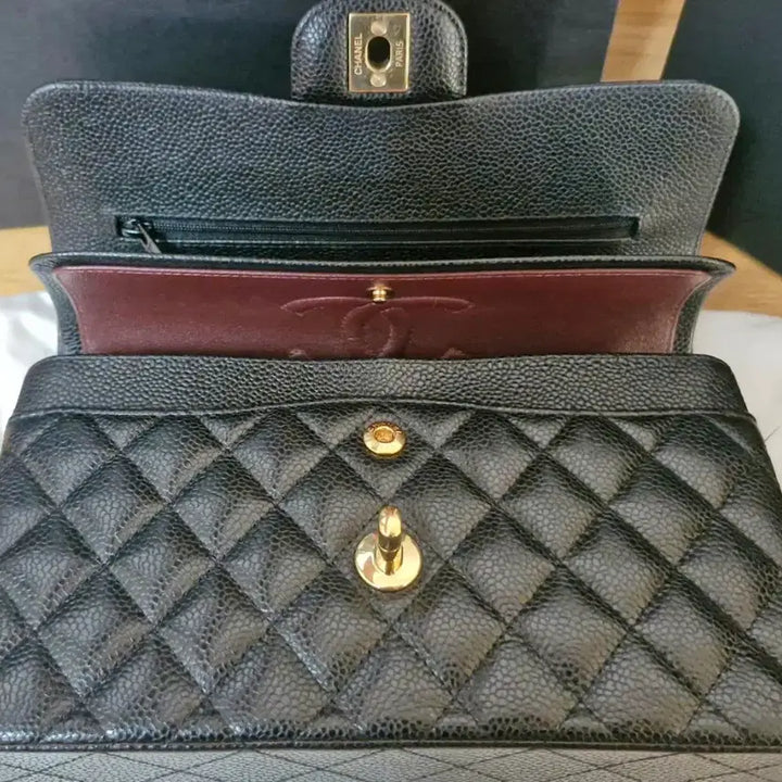 [BUNJANG] Chanel Classic Caviar Small Gold Hardware Handbag / 샤넬 클래식 캐비어 스몰 금장 내장칩 새상품급