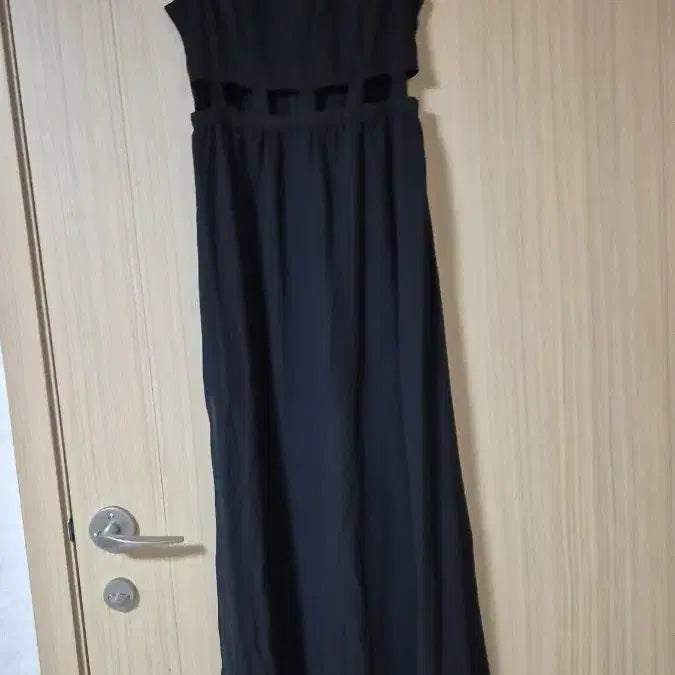 [BUNJANG] Black Summer Long Dress with Cut-out Detail / 여름 롱원피스