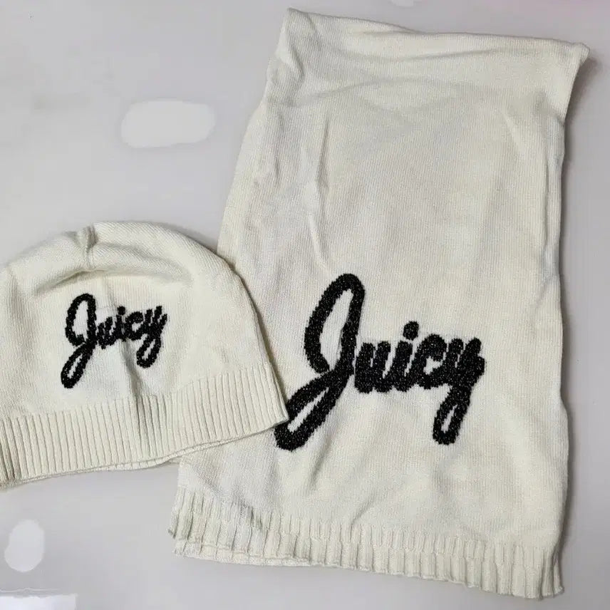 [BUNJANG] Juicy Couture Wool &amp; Viscose Beanie and Scarf Set / juicy coutur wool &amp; viscose 비니 머플러 세트 화이